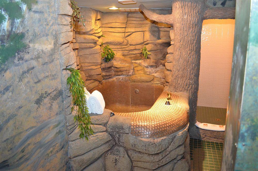 Red Carpet Inn Fanta Suites Hotel Greenwood Dış mekan fotoğraf