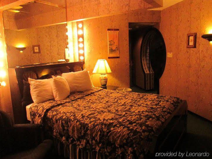 Red Carpet Inn Fanta Suites Hotel Greenwood Dış mekan fotoğraf