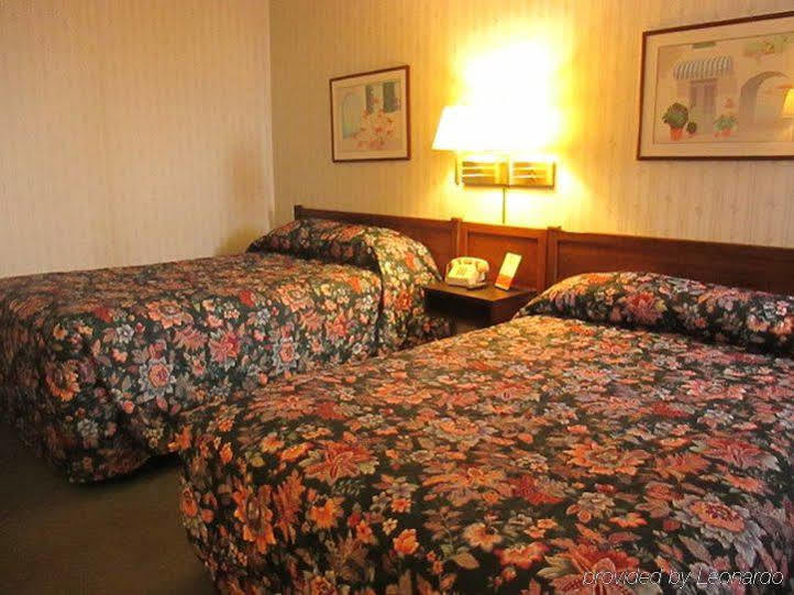 Red Carpet Inn Fanta Suites Hotel Greenwood Dış mekan fotoğraf