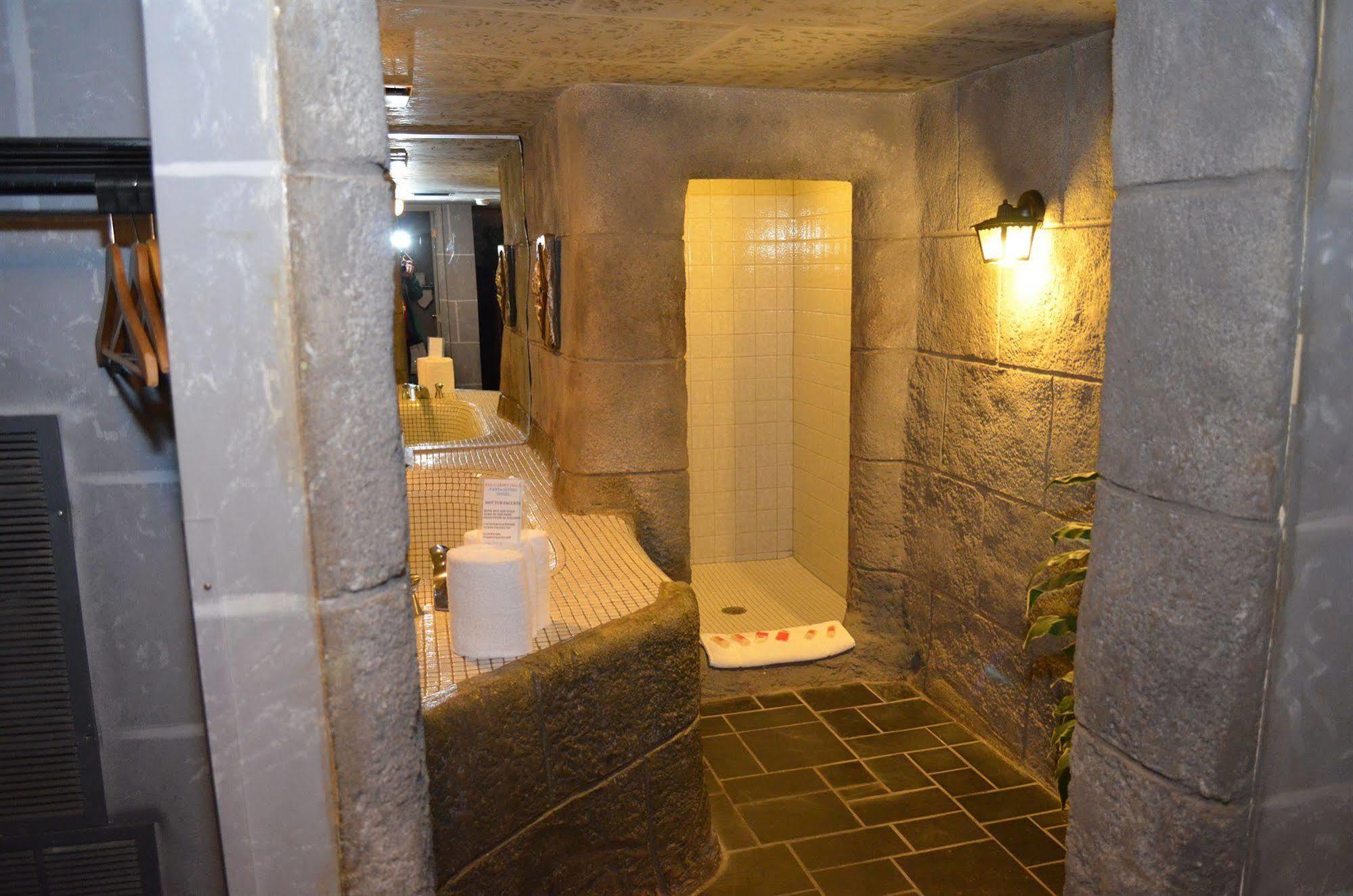 Red Carpet Inn Fanta Suites Hotel Greenwood Dış mekan fotoğraf