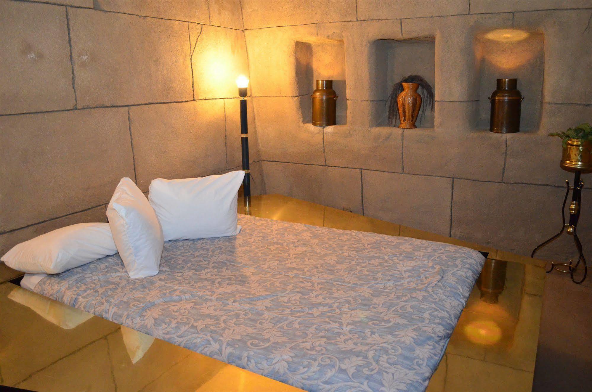 Red Carpet Inn Fanta Suites Hotel Greenwood Dış mekan fotoğraf