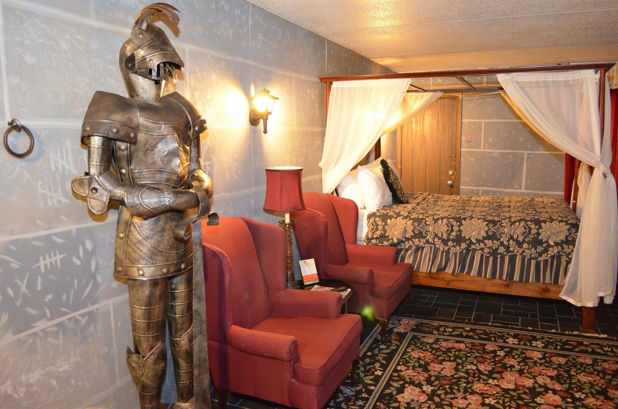 Red Carpet Inn Fanta Suites Hotel Greenwood Dış mekan fotoğraf